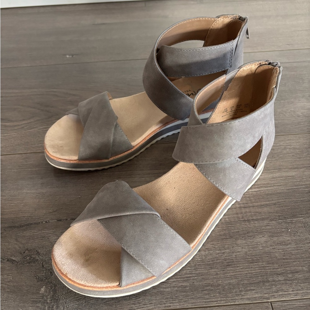 Women's Gray Lifestride Zip Up Sandals - Picture 2 of 7